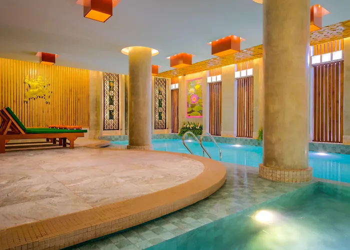 Ta Prohm & Hotel 4*